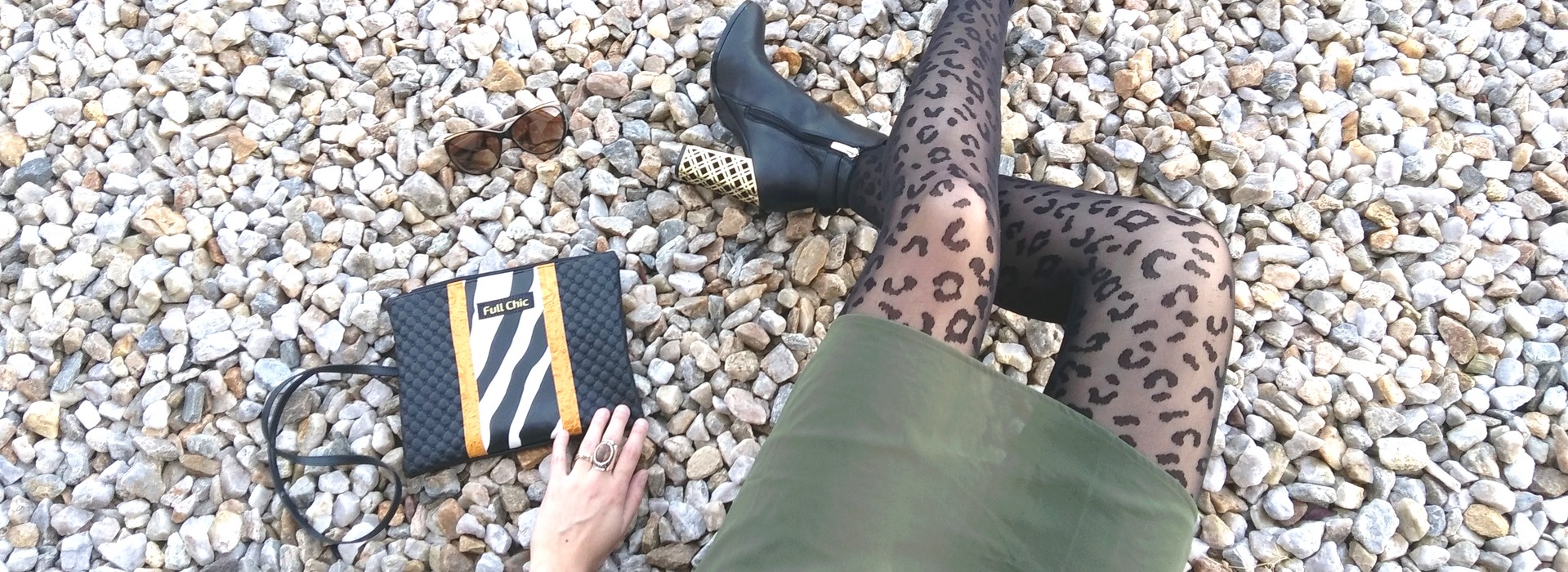 eva pochette noir zebre moutarde