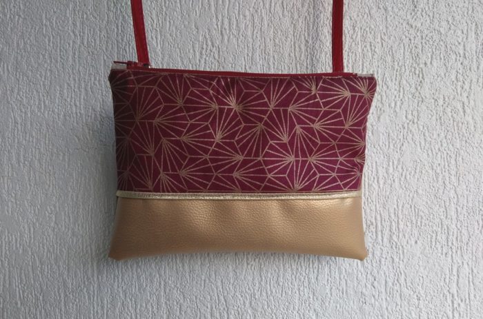 pochette or tissu graphique bordeaux